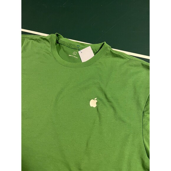 Apple Store Employee Uniform Logo SS T-Shirt Tee LARGE Green iPhone iPad Mac - Picture 1 of 4